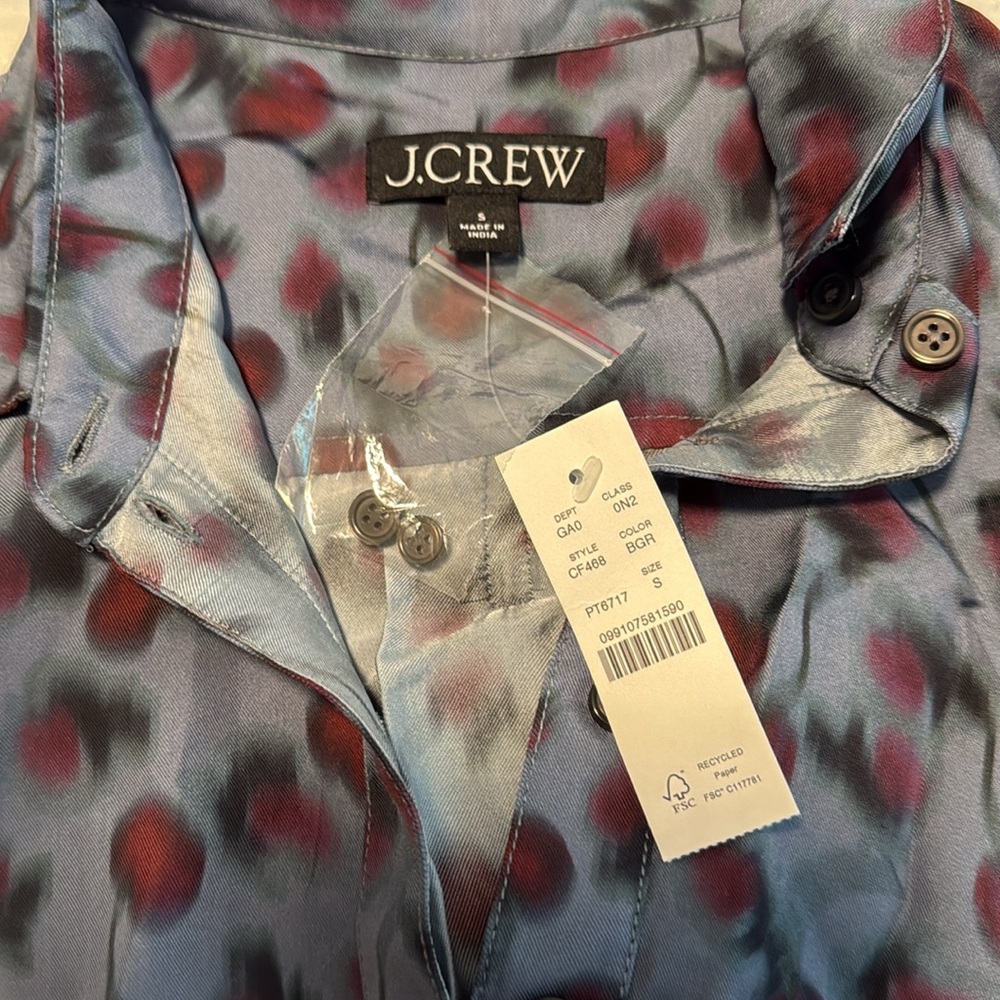 J.Crew Drapey button-up shirt in cherry-printed - Picture 4 of 7